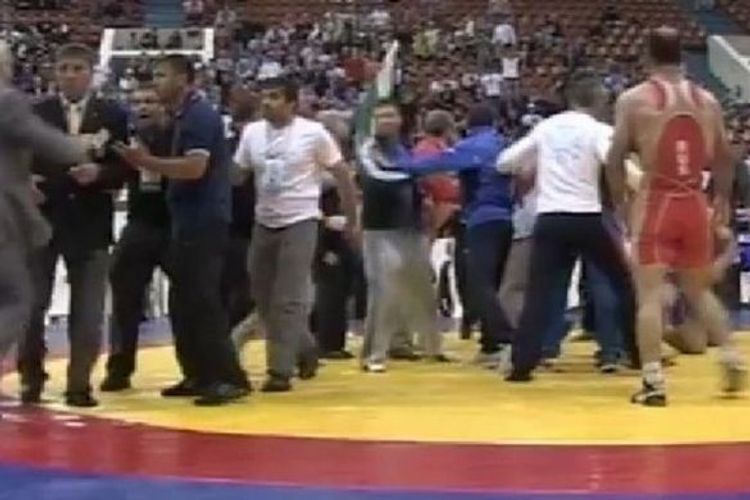 В Ингушетии произошла массовая драка на турнире по самбо - ВИДЕО