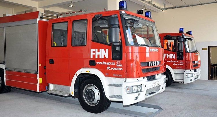 В Баку произошел пожар в двухэтажном доме