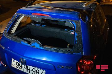 В Баку автоледи врезалась в автомобиль посольства - ФОТО