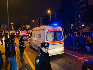 В Баку произошла цепная авария, есть пострадавшие - ФОТО - ОБНОВЛЕНО - ВИДЕО