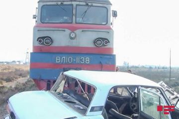 В Саатлы поезд столкнулся с легковым автомобилем, погибли 2 человека - ОБНОВЛЕНО-1-ФОТО