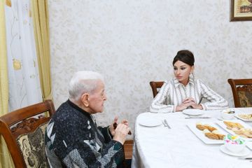 Мехрибан Алиева побывала в гостях у народного артиста Алибабы Мамедова - ОБНОВЛЕНО