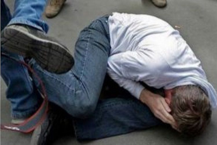 В Баку водитель автобуса избил пешехода 