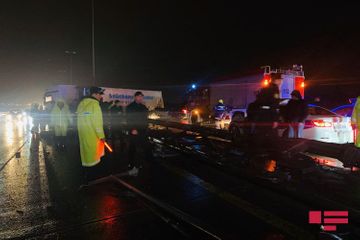 В Баку ДТП на трассе в аэропорт образовало большую пробку - ФОТО