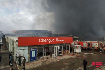 К тушению пожара в ТЦ EuroHome привлечены самолет и три вертолета  - ОБНОВЛЕНО-4-ФОТО-ВИДЕО