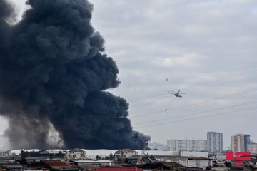 К тушению пожара в ТЦ EuroHome привлечены самолет и три вертолета  - ОБНОВЛЕНО-4-ФОТО-ВИДЕО