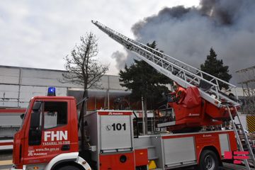 К тушению пожара в ТЦ EuroHome привлечены самолет и три вертолета  - ОБНОВЛЕНО-4-ФОТО-ВИДЕО