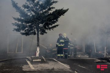 К тушению пожара в ТЦ EuroHome привлечены самолет и три вертолета  - ОБНОВЛЕНО-4-ФОТО-ВИДЕО