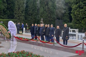 Руководство ПЕА посетило Аллею почетного захоронения 