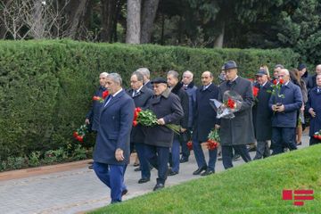 Руководство ПЕА посетило Аллею почетного захоронения 