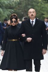 Президент Ильхам Алиев посетил могилу Гейдара Алиева - ОБНОВЛЕНО-1