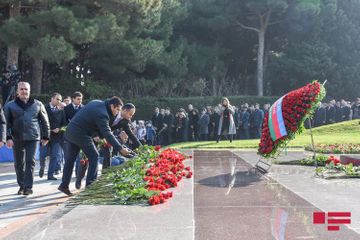 С уважением почитается память общенационального лидера Гейдара Алиева - ФОТО