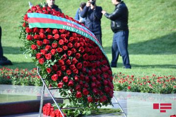 С уважением почитается память общенационального лидера Гейдара Алиева - ФОТО