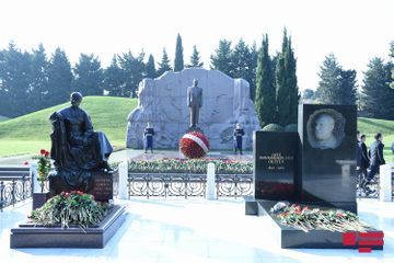 С уважением почитается память общенационального лидера Гейдара Алиева - ФОТО