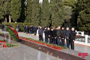 С уважением почитается память общенационального лидера Гейдара Алиева - ФОТО