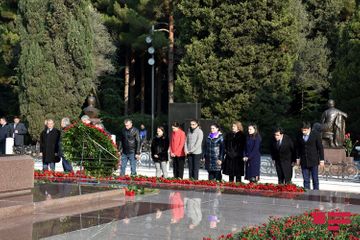 С уважением почитается память общенационального лидера Гейдара Алиева - ФОТО