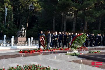 С уважением почитается память общенационального лидера Гейдара Алиева - ФОТО