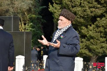 С уважением почитается память общенационального лидера Гейдара Алиева - ФОТО