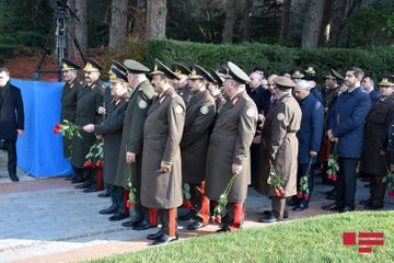 С уважением почитается память общенационального лидера Гейдара Алиева - ФОТО