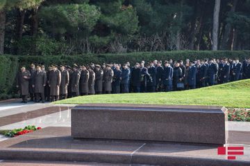 С уважением почитается память общенационального лидера Гейдара Алиева - ФОТО