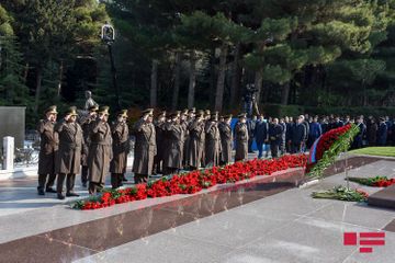 С уважением почитается память общенационального лидера Гейдара Алиева - ФОТО