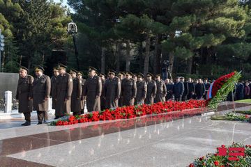 С уважением почитается память общенационального лидера Гейдара Алиева - ФОТО