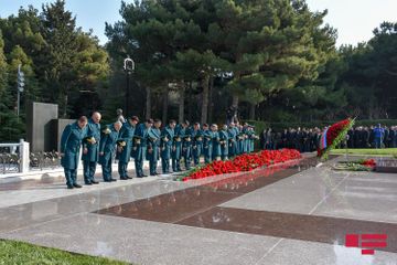 С уважением почитается память общенационального лидера Гейдара Алиева - ФОТО