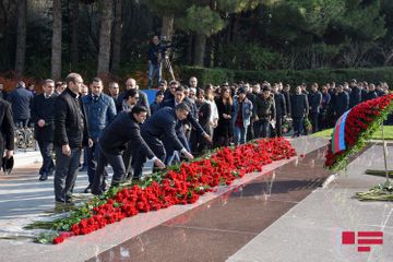 С уважением почитается память общенационального лидера Гейдара Алиева - ФОТО