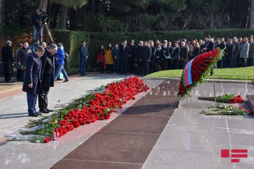 С уважением почитается память общенационального лидера Гейдара Алиева - ФОТО
