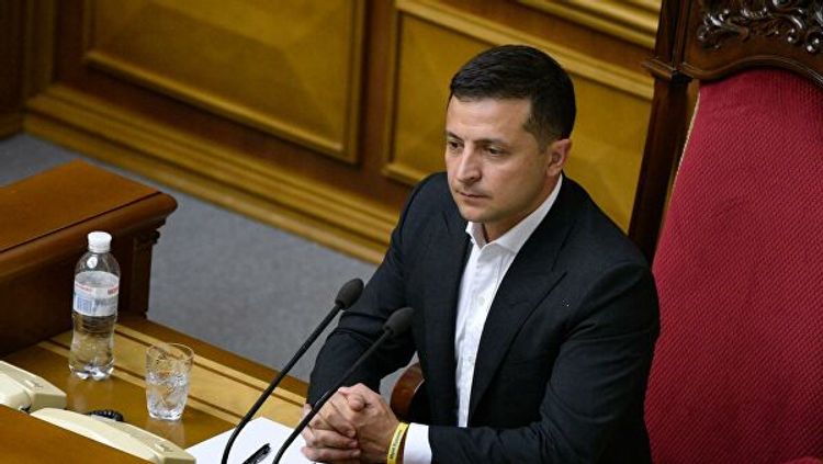 Зеленский внес в Раду проект об изменениях в конституции