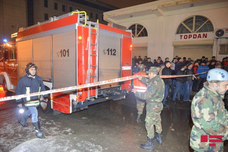 Начальник штаба: В зону пожара привлечено 17 пожарных машин, пострадавших нет