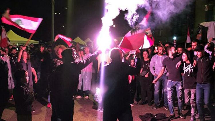 В Бейруте продолжаются погромы и столкновения с полицией