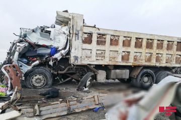 В Азербайджане грузовик врезался в железное ограждение, есть погибшие - ОБНОВЛЕНО-1