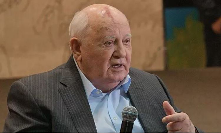 Горбачев попал в больницу с воспалением легких
