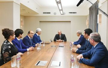 Президент Ильхам Алиев встретился с руководителями азербайджанских диаспорских организаций в Санкт-Петербурге