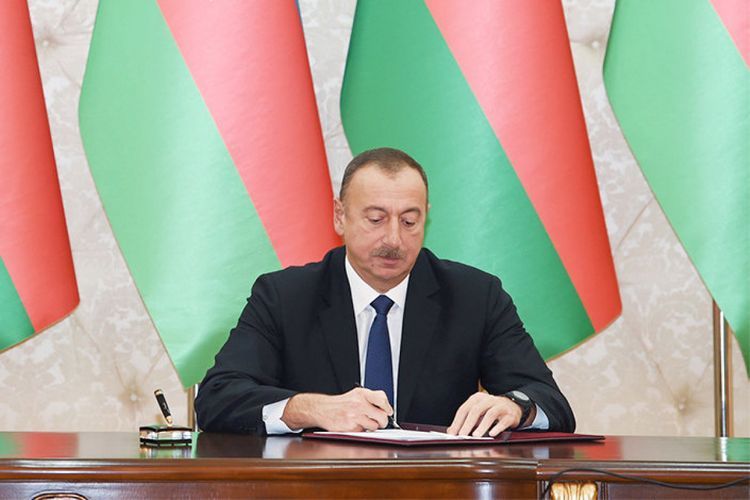 Президент Ильхам Алиев наградил группу лиц, имеющих заслуги в развитии сельского хозяйства - СПИСОК