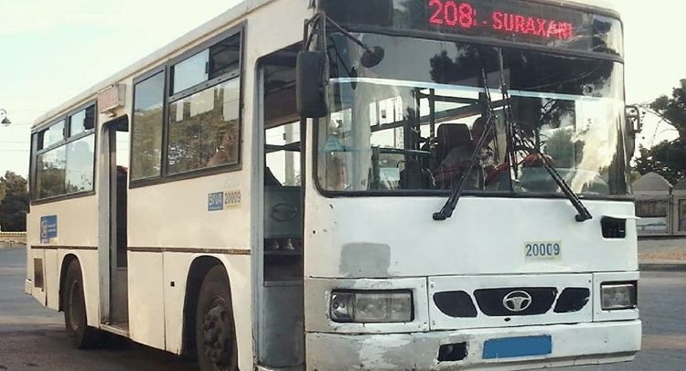В Баку автобус сбил пешехода