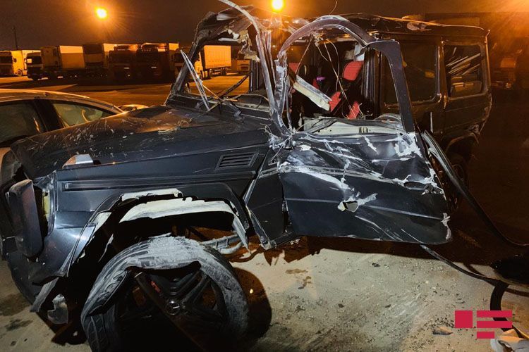 Gelandewagen попал в ДТП на трассе Баку-Сумгайыт, тяжело ранена женщина - ФОТО - ВИДЕО