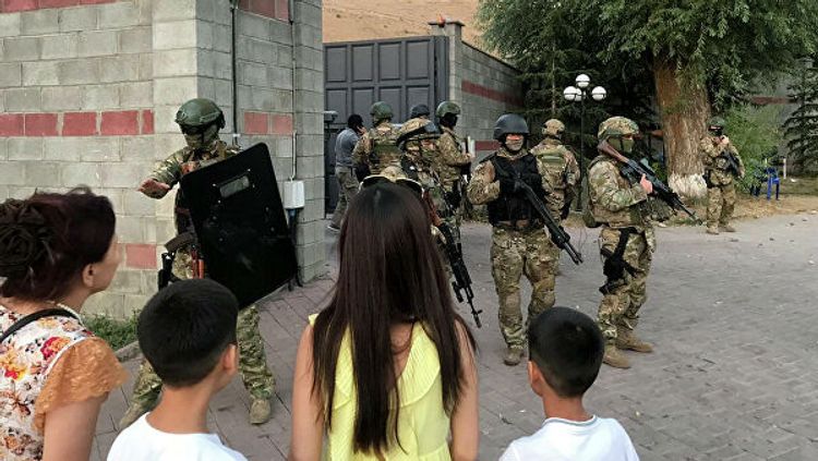 Советницу экс-президента Киргизии обвинили в захвате заложников