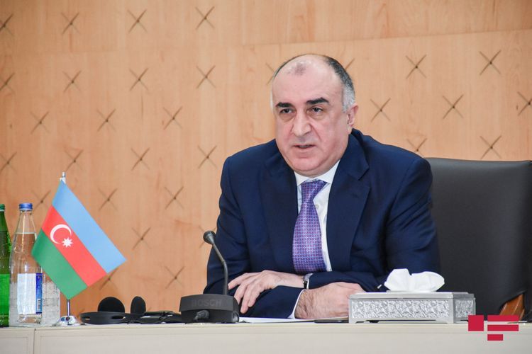 Глава МИД Азербайджана дал интервью нескольким СМИ