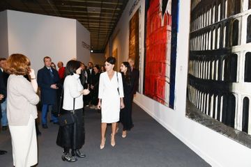 Первый вице-президент Мехрибан Алиева ознакомилась с 8-й Московской биеннале современного искусства - ФОТО