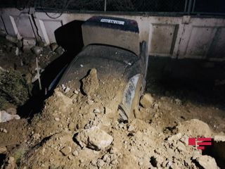 У мечети Бибиэйбат сошел очередной оползень – ФОТО - ВИДЕО