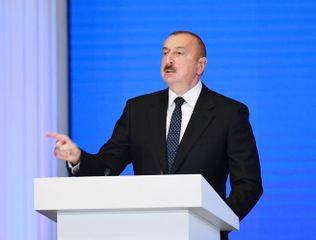 Президент Ильхам Алиев принял участие в церемонии по случаю 100-летия БГУ - ОБНОВЛЕНО-1 - ФОТО