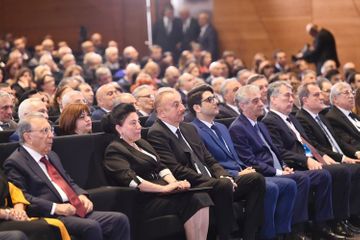 Президент Ильхам Алиев принял участие в церемонии по случаю 100-летия БГУ - ОБНОВЛЕНО-1 - ФОТО