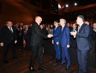 Президент Ильхам Алиев принял участие в церемонии по случаю 100-летия БГУ - ОБНОВЛЕНО-1 - ФОТО