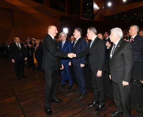 Президент Ильхам Алиев принял участие в церемонии по случаю 100-летия БГУ - ОБНОВЛЕНО-1 - ФОТО
