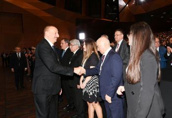 Президент Ильхам Алиев принял участие в церемонии по случаю 100-летия БГУ - ОБНОВЛЕНО-1 - ФОТО