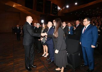 Президент Ильхам Алиев принял участие в церемонии по случаю 100-летия БГУ - ОБНОВЛЕНО-1 - ФОТО