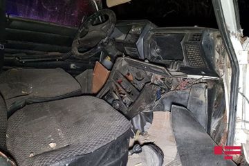 В Гейчае ВАЗ врезался в дерево на обочине, есть жертвы - ФОТО