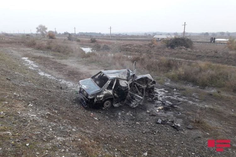В ДТП в Агджабединском районе заживо сгорели супруги - ОБНОВЛЕНО - ФОТО